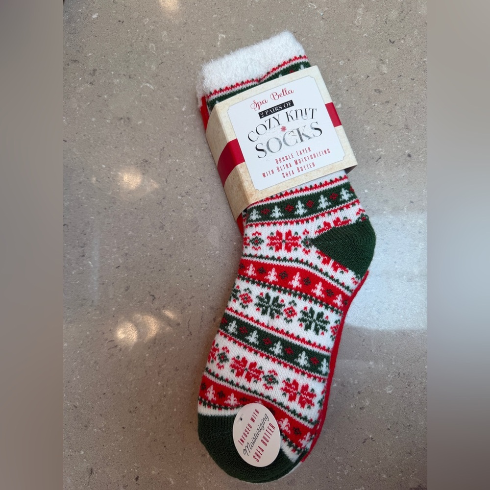 NWT 2 pr. Cozy Knit Holiday/Winter Socks: pattern& solid: infused w shea butter!